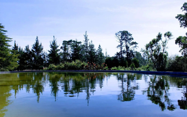 Tarn Country House