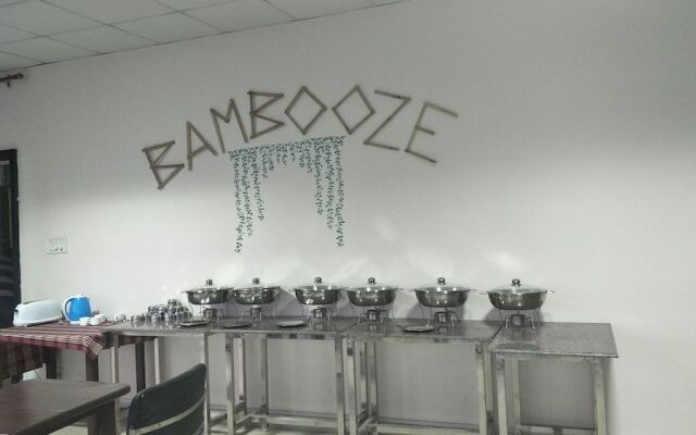 Hotel Majestic Oak Bush