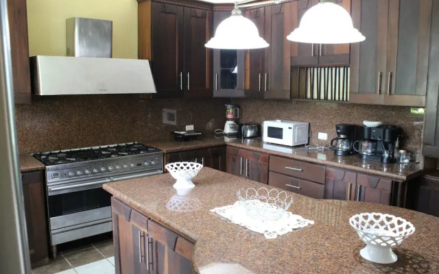 Villa GuavaBerry 5BR 6Bds 12Pax HugePool
