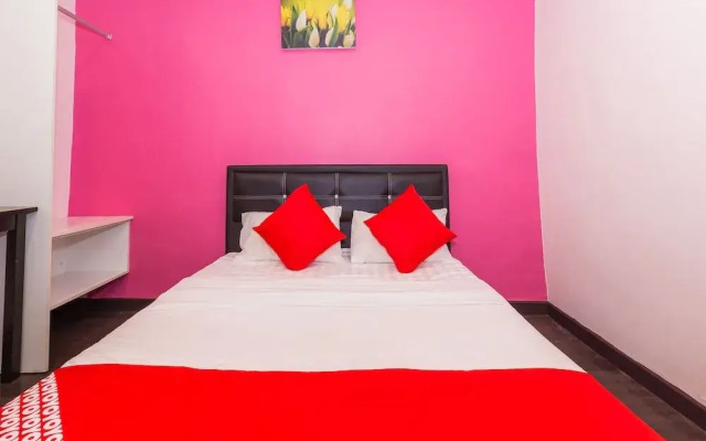 OYO 652 Taj Grand Hotel