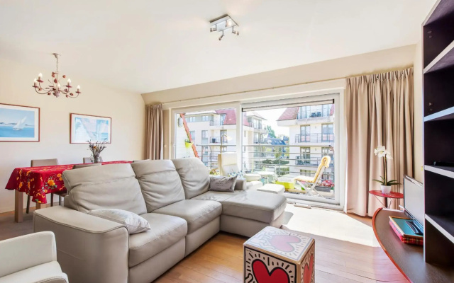 Bright apartment with 2 terraces in De Panne