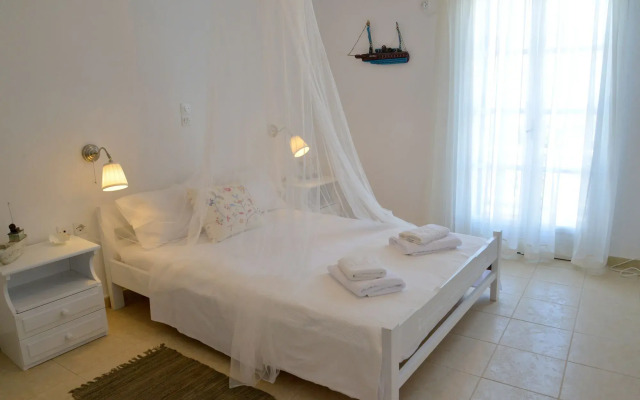 Heliotropio Studios & Apartments
