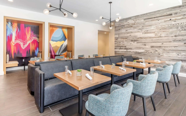 Cambria Hotel Denver Downtown RiNo