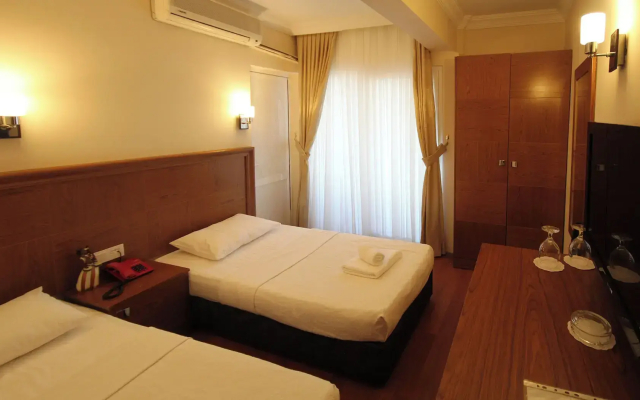 Ucem Hotel