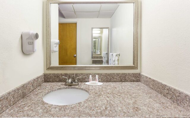 Quality Inn Dalton East