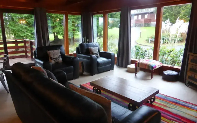 Hazel Lodge 26 with Hot Tub, Newton Stewart