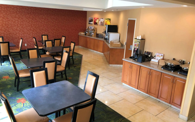 Country Inn & Suites by Radisson, Fayetteville I-95, NC