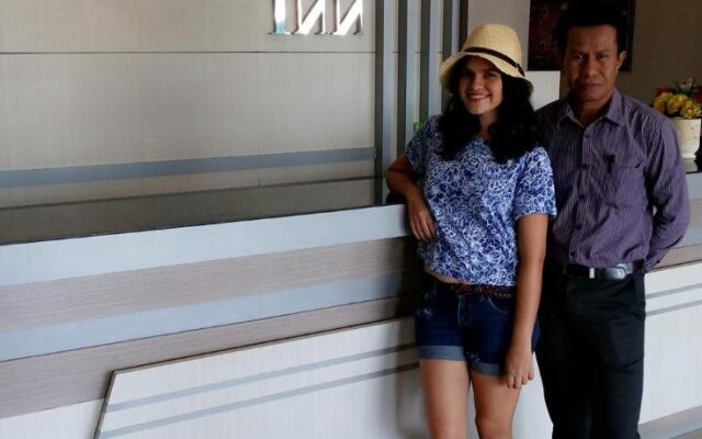 Galaxy Inn Hotel Baubau