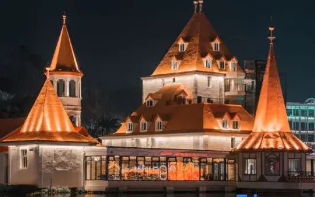 Deyang Castle Hotel