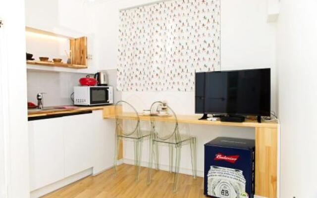 YOLO Mini Hostel