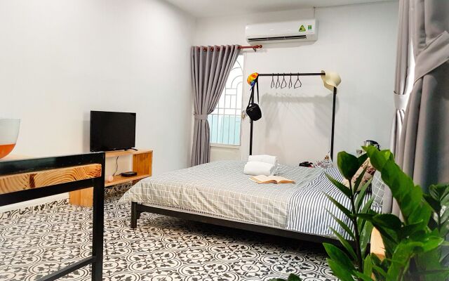 HoLo Fairy House Saigon Serviced HomeStay