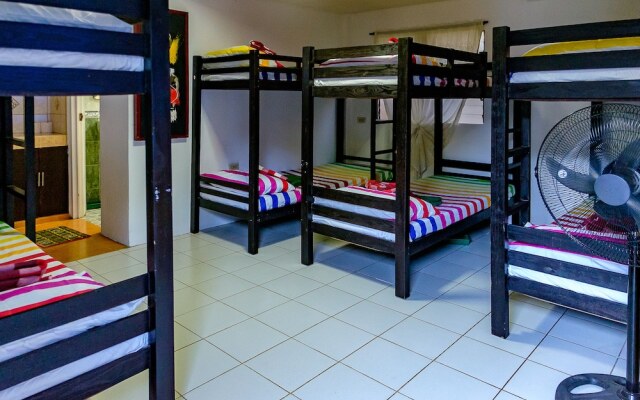 Ayo Homtel