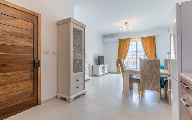 Charming and Chic - Kaylan Seaside Apartment 3