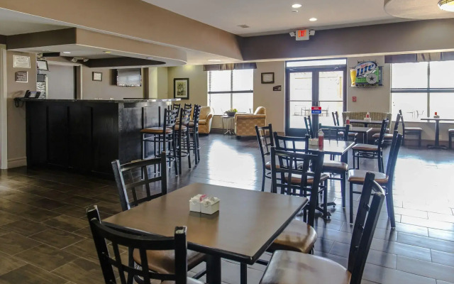 Red River Inn And Suites