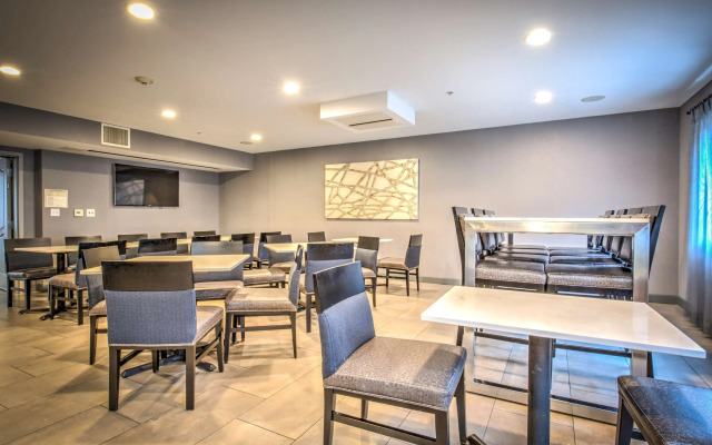 Best Western Plus Media Center Inn & Suites