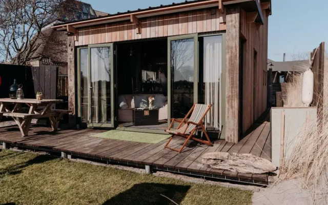 Calm Cottage With Garden