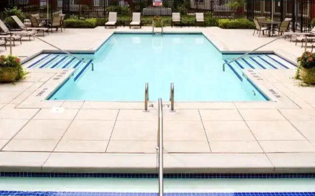 Bluebird Suites in Downtown Providence