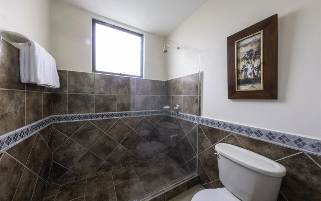 3br/2.5ba Designer Condo in Beachfront Community