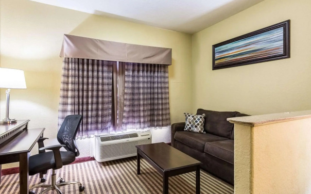 Quality Suites North