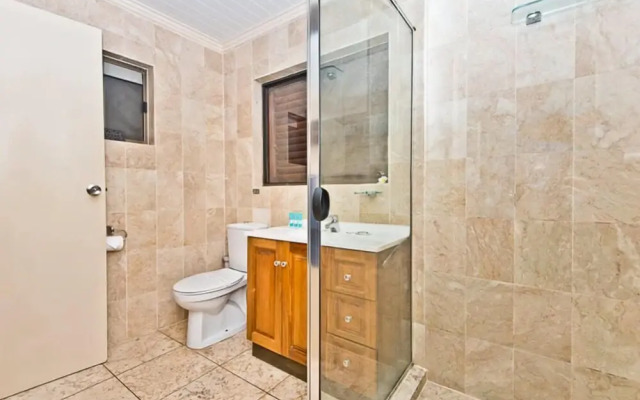 Moreton Island Accommodation Bali House