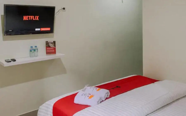 RedDoorz Syariah At Kotabaru M Yamin Street Pontianak