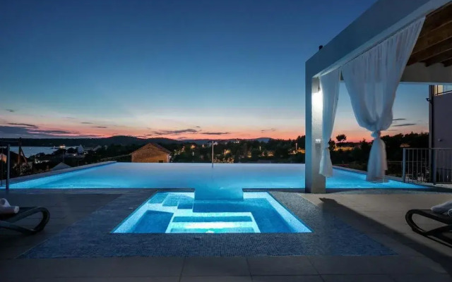 Villa Toma