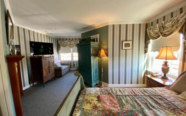 The Cypress Inn Bed & Breakfast