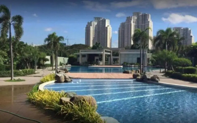 Studio Condominium - Short and Long Term Staycation