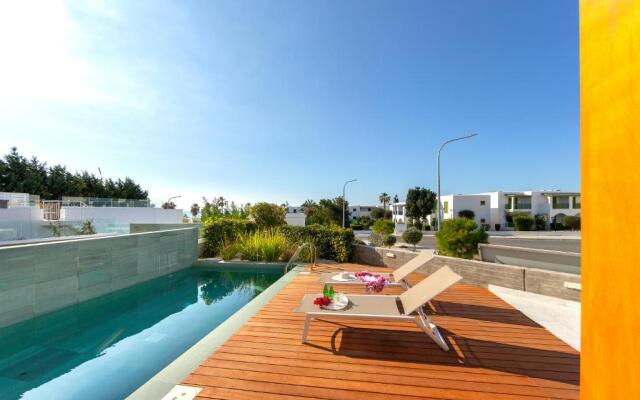Villa Laurus 6, walking distance to the beach