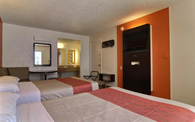 Motel 6-Albuquerque, NM - Coors Road