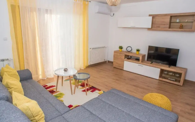 Chic Apartment Tribalj With Private Balcony