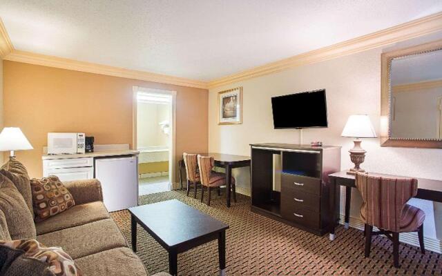Rodeway Inn & Suites Birmingham I-59 exit 134