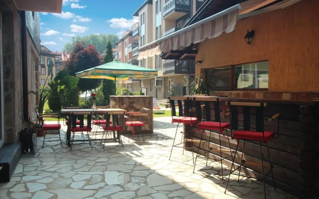 Bojur & Bojurland Apartment Complex