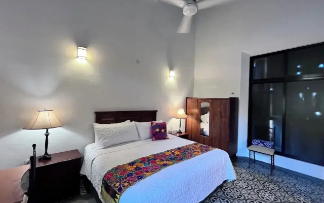 Espectacular casona con alberca y jardines