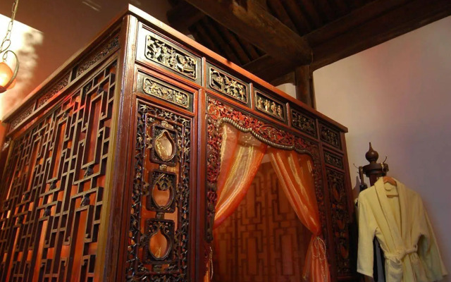 Red Capital Residence