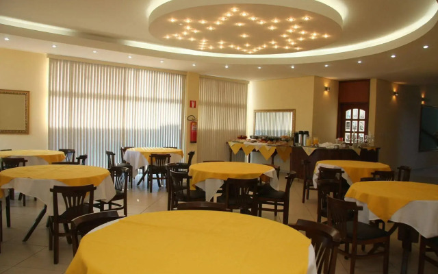 Santa Felicidade Hotel
