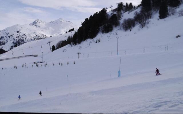 Appartement Les Allues-Méribel, 2 pièces, 6 personnes - FR-1-355-50