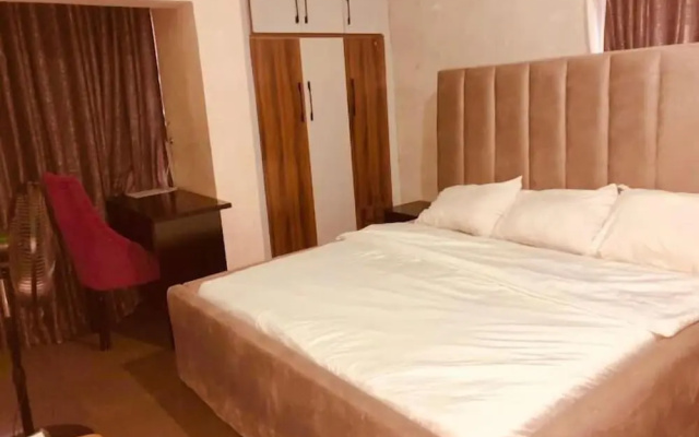 Mace Hotel and Apartments