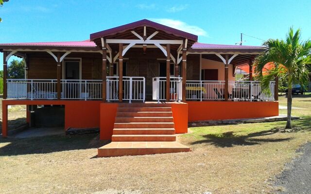 House With 3 Bedrooms in Anse-bertrand, With Enclosed Garden and Wifi