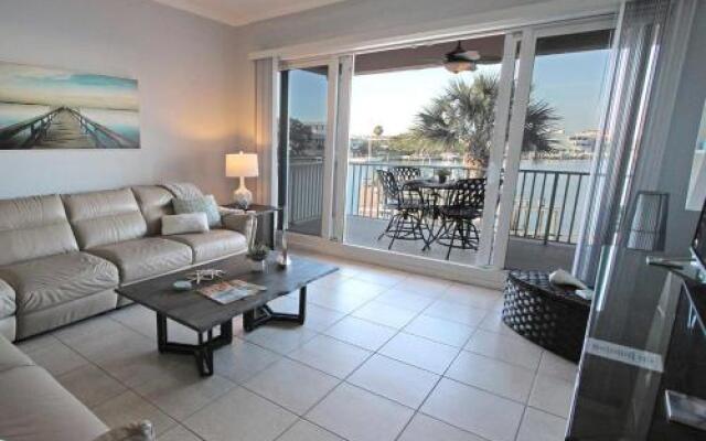 201 Harborview Grande