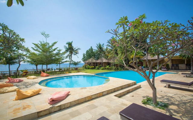 Lovina Beach Club & Resort