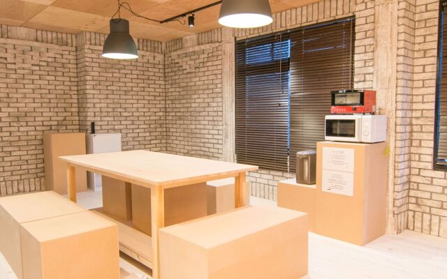 TONAGI Hostel & Cafe
