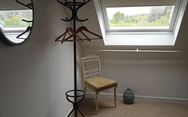 2 Bedrooms/sleeps 4/free Wifi/parking/outdoor Area