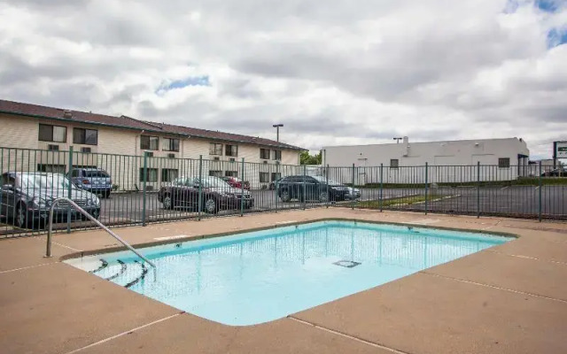 Best Western Plus St. Louis Airport Hotel