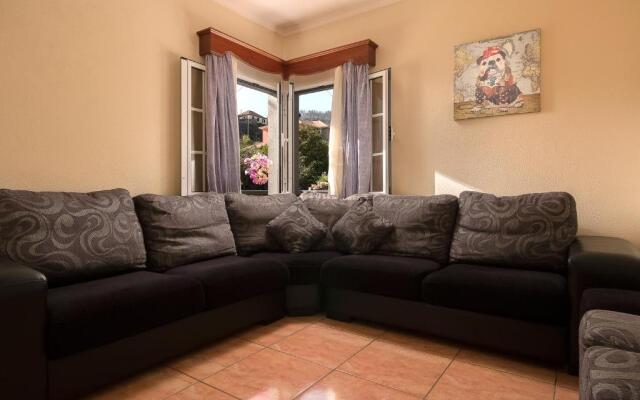 Paradise House Calheta
