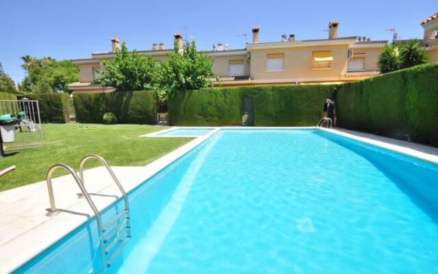 Casa Vista a la Piscina Para 8 Personas en Cambrils