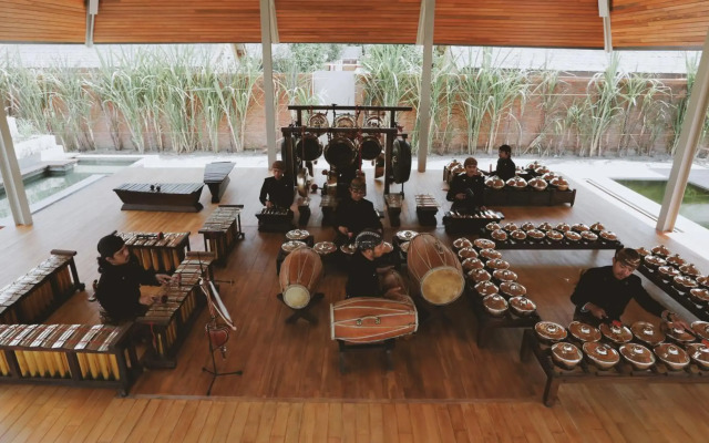 Ayom Java Village