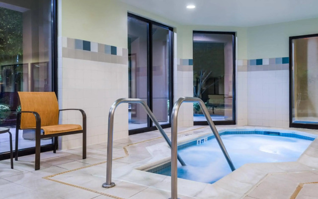 Courtyard By Marriott Danbury
