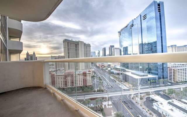 Signature Suite on the Strip