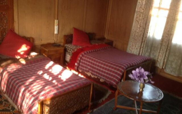 Shabnam Group Of Houseboats